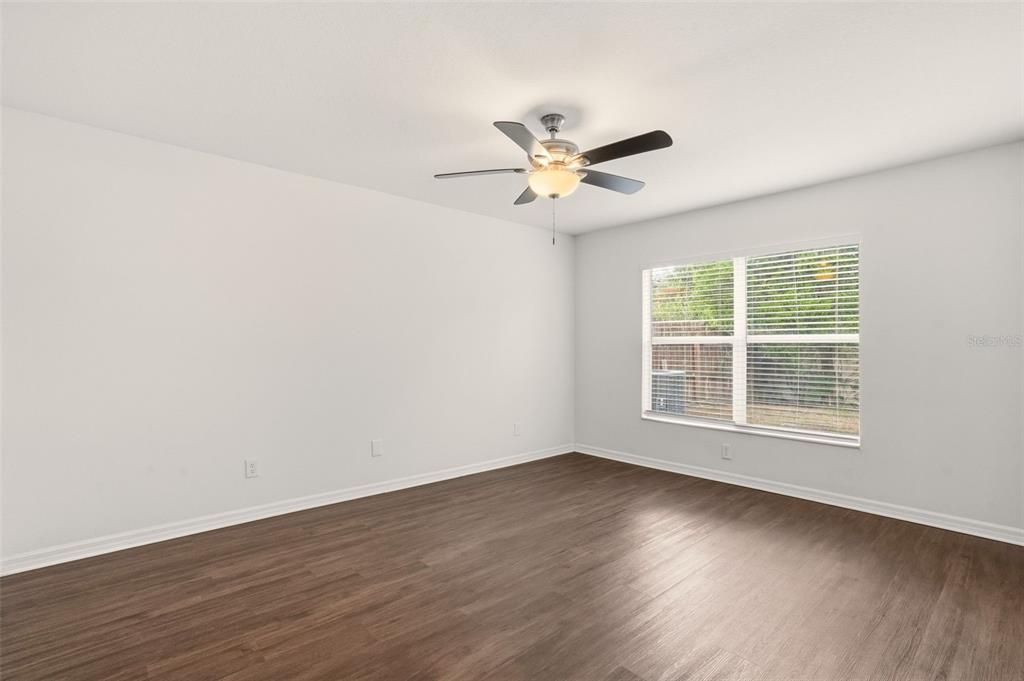 Active With Contract: $274,900 (3 beds, 2 baths, 1400 Square Feet)