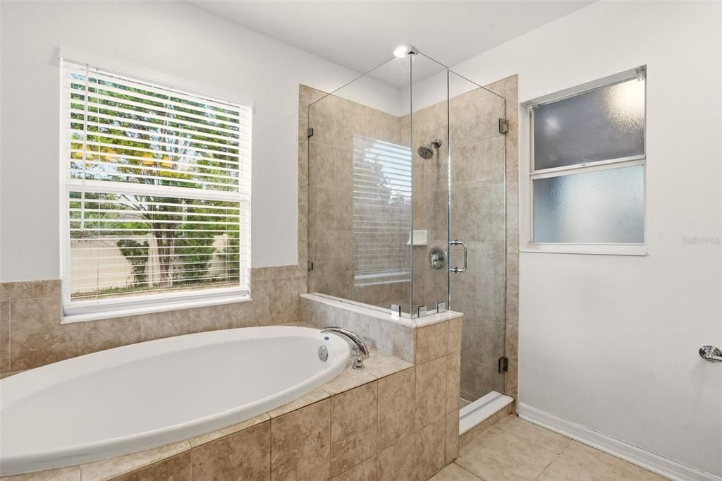 Active With Contract: $274,900 (3 beds, 2 baths, 1400 Square Feet)