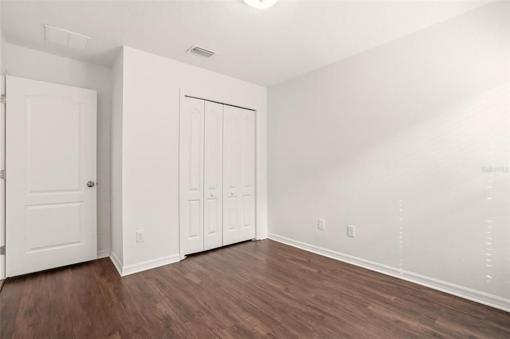 Active With Contract: $274,900 (3 beds, 2 baths, 1400 Square Feet)