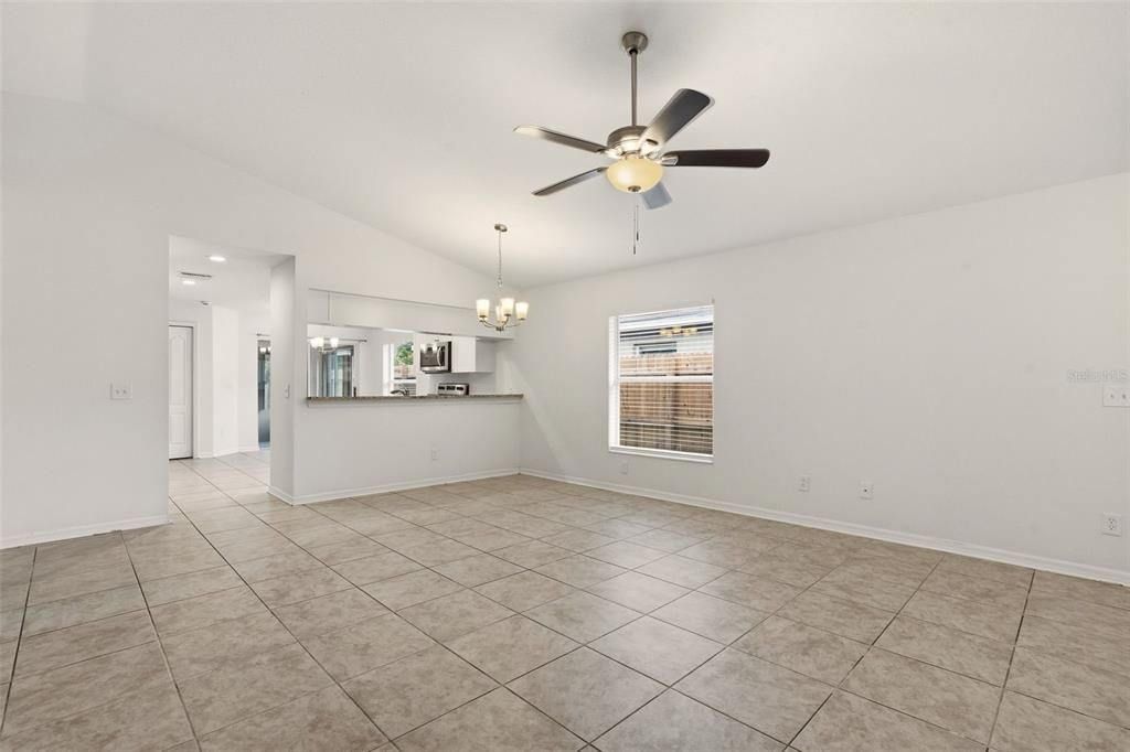 Active With Contract: $274,900 (3 beds, 2 baths, 1400 Square Feet)