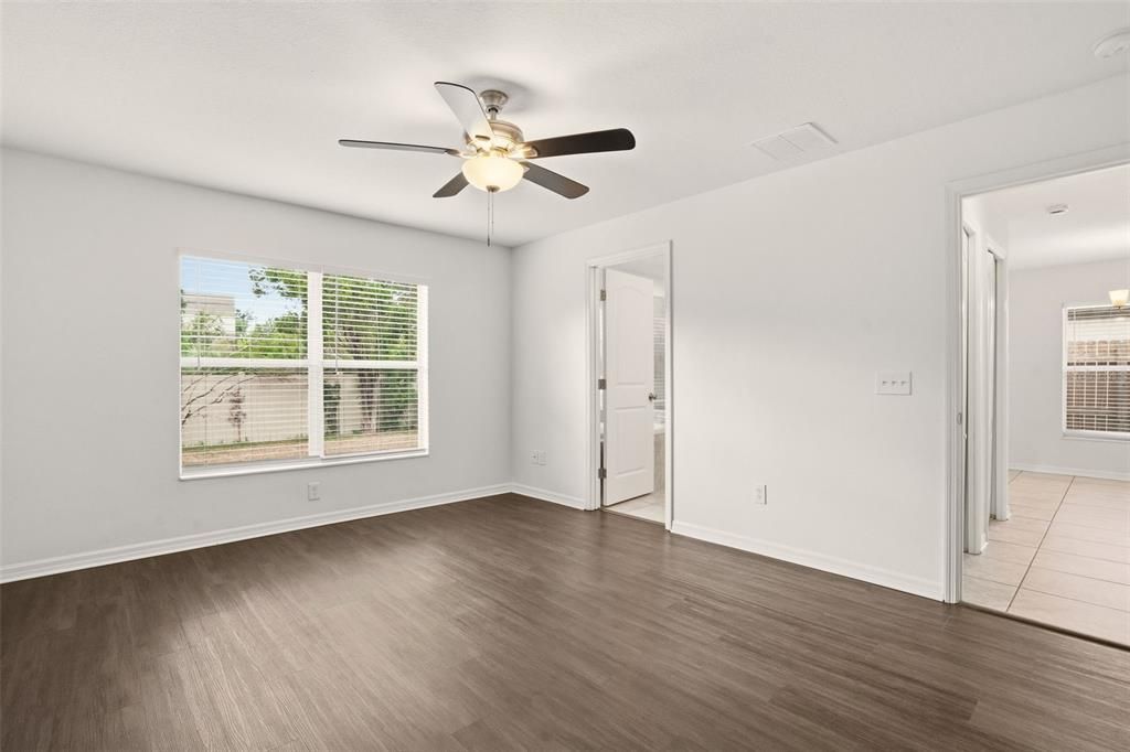 Active With Contract: $274,900 (3 beds, 2 baths, 1400 Square Feet)