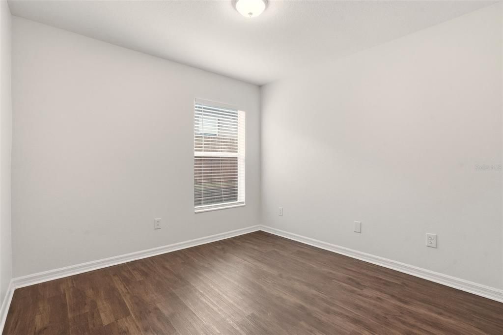 Active With Contract: $274,900 (3 beds, 2 baths, 1400 Square Feet)