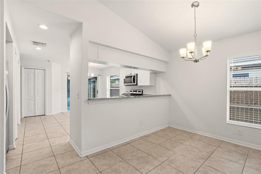 Active With Contract: $274,900 (3 beds, 2 baths, 1400 Square Feet)