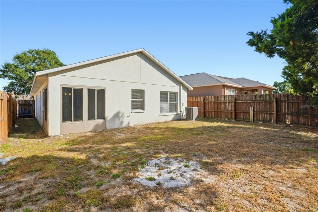 Active With Contract: $274,900 (3 beds, 2 baths, 1400 Square Feet)