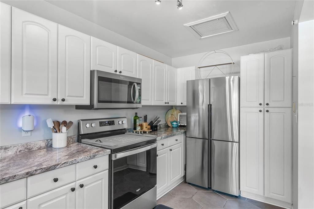 待售: $1,335,000 (4 贝兹, 3 浴室, 3688 平方英尺)