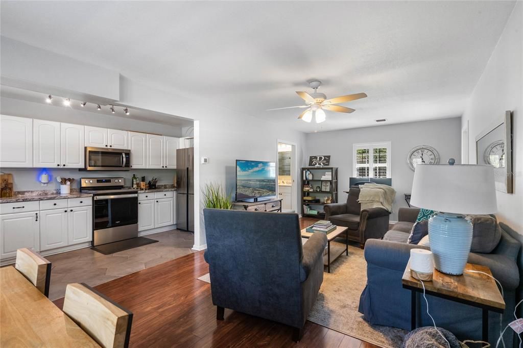 待售: $1,335,000 (4 贝兹, 3 浴室, 3688 平方英尺)