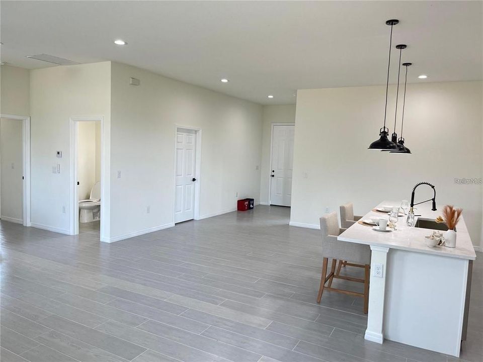 For Rent: $2,200 (3 beds, 2 baths, 1891 Square Feet)