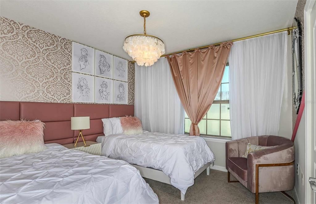 Active With Contract: $623,190 (5 beds, 4 baths, 2269 Square Feet)