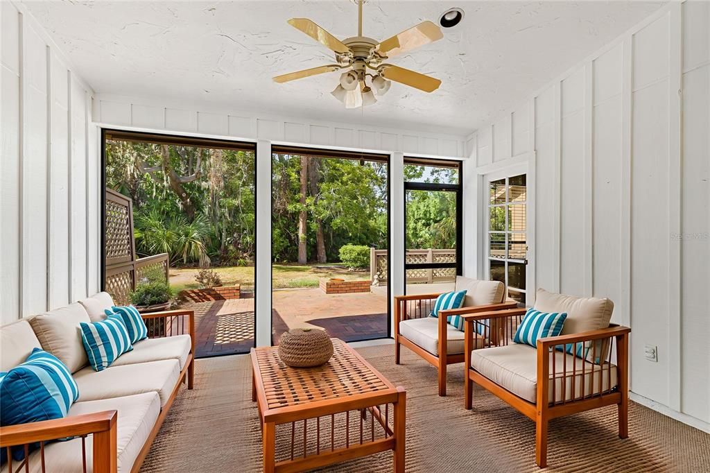 For Sale: $349,000 (2 beds, 2 baths, 1804 Square Feet)