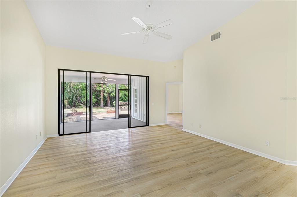 For Sale: $349,000 (2 beds, 2 baths, 1804 Square Feet)