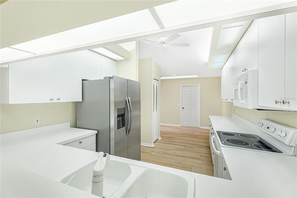 For Sale: $349,000 (2 beds, 2 baths, 1804 Square Feet)