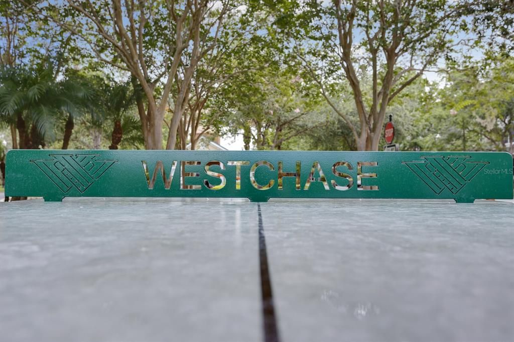 Под контрактом: $575,000 (4 спален, 2 ванн, 1816 Квадратных фут)