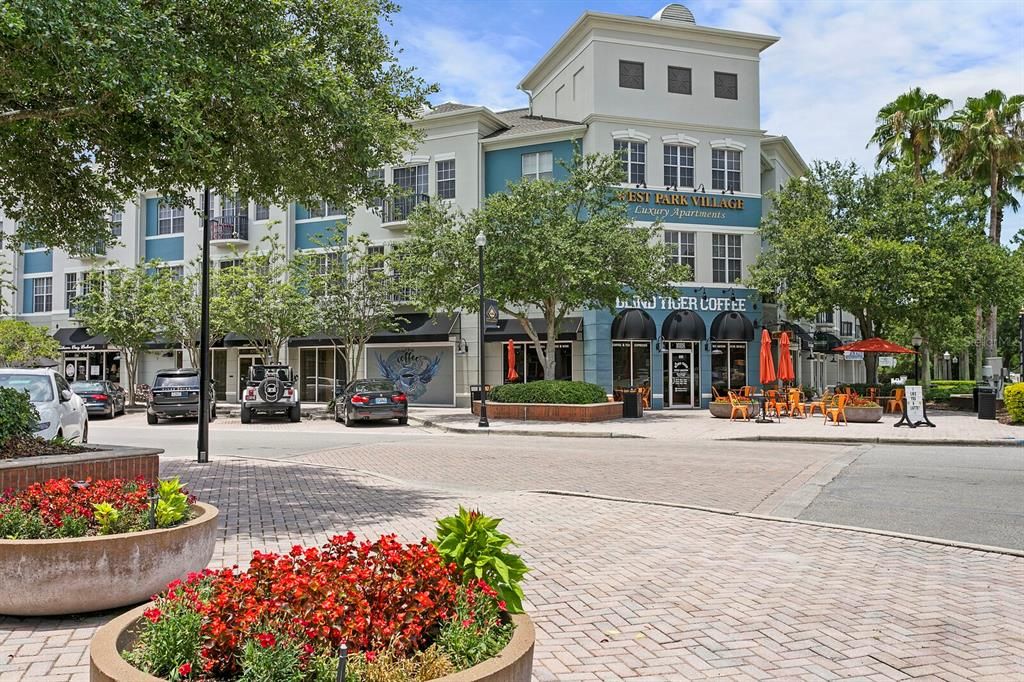 Под контрактом: $575,000 (4 спален, 2 ванн, 1816 Квадратных фут)