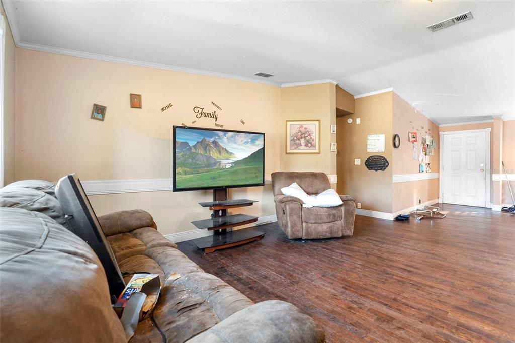 На продажу: $229,000 (4 спален, 2 ванн, 2280 Квадратных фут)