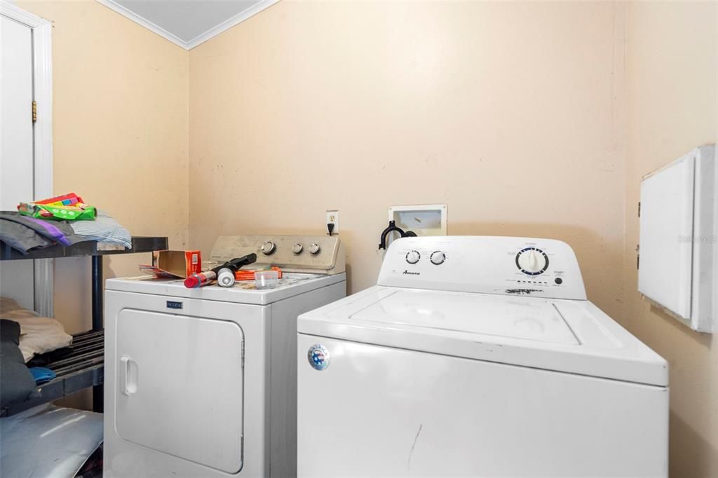 На продажу: $229,000 (4 спален, 2 ванн, 2280 Квадратных фут)