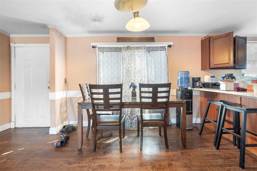 На продажу: $229,000 (4 спален, 2 ванн, 2280 Квадратных фут)