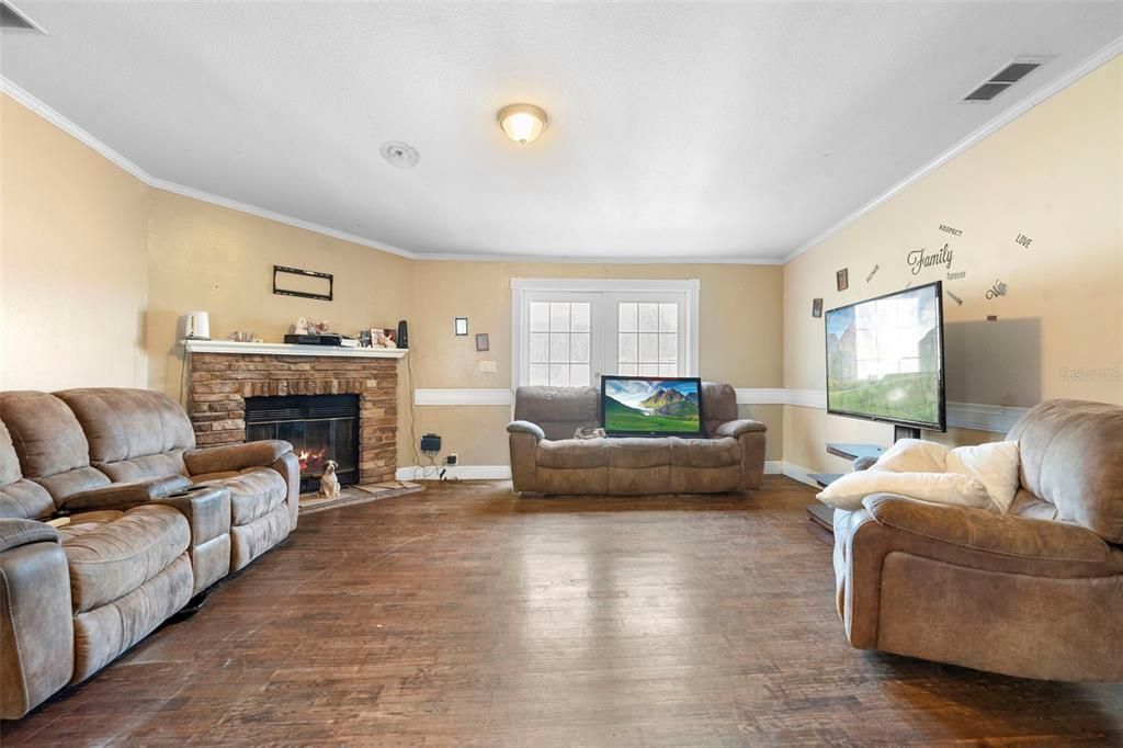 На продажу: $229,000 (4 спален, 2 ванн, 2280 Квадратных фут)