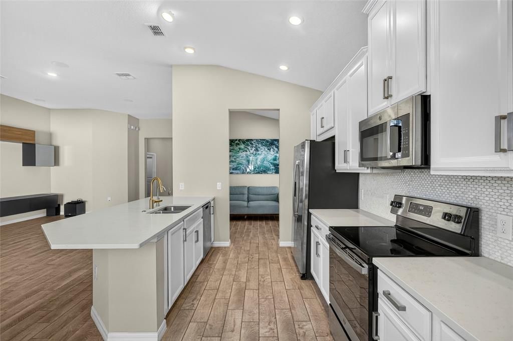 For Rent: $2,800 (3 beds, 2 baths, 1768 Square Feet)