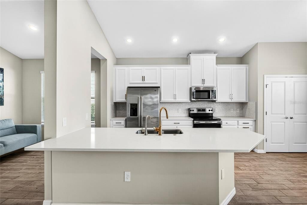 For Rent: $2,800 (3 beds, 2 baths, 1768 Square Feet)