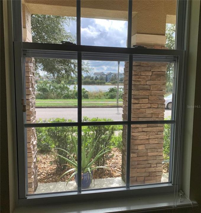 合同活跃: $2,850 (3 贝兹, 2 浴室, 2205 平方英尺)