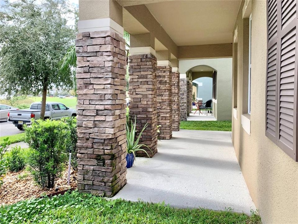 合同活跃: $2,850 (3 贝兹, 2 浴室, 2205 平方英尺)