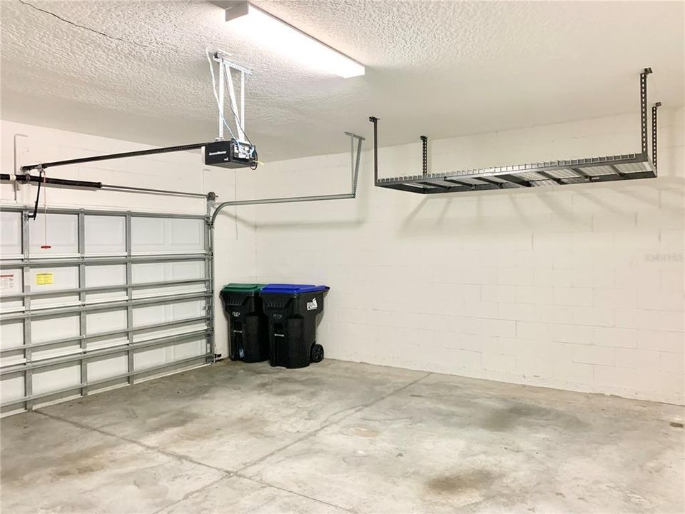 合同活跃: $2,850 (3 贝兹, 2 浴室, 2205 平方英尺)