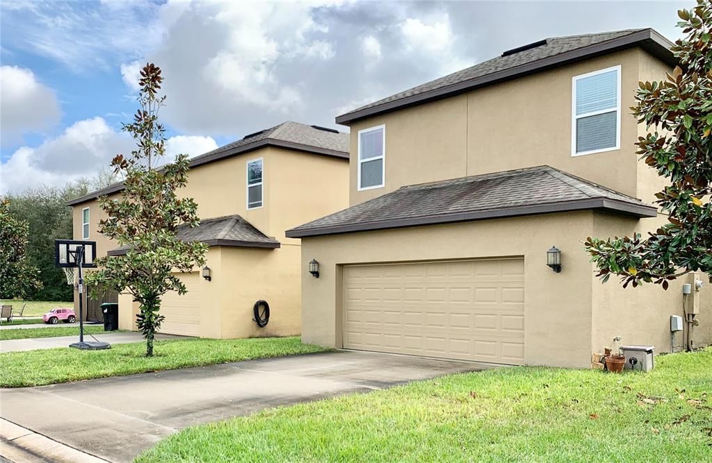 合同活跃: $2,850 (3 贝兹, 2 浴室, 2205 平方英尺)