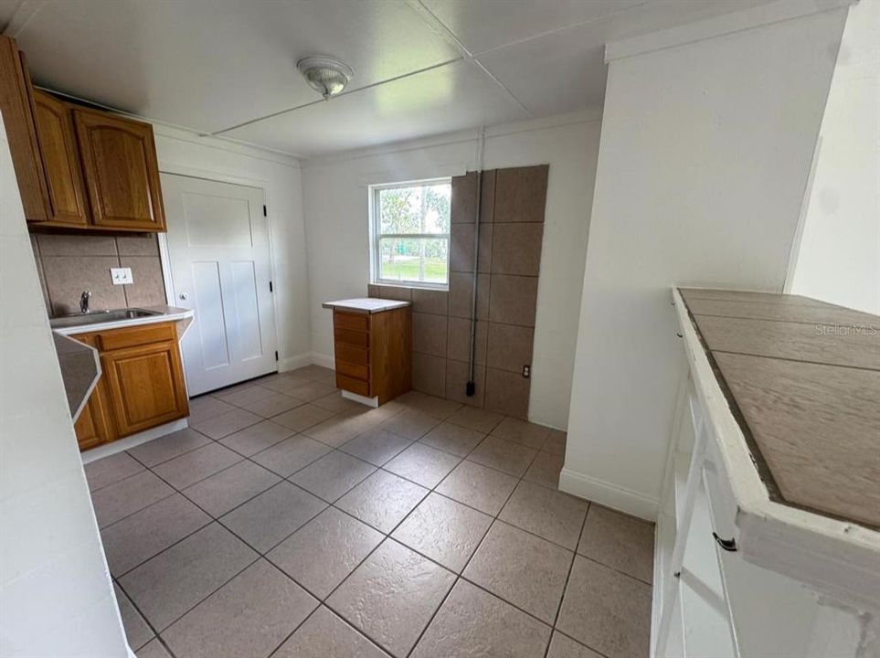 出租: $1,175 (2 贝兹, 1 浴室, 672 平方英尺)