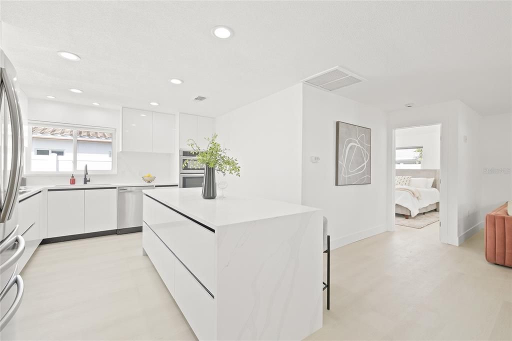 В аренду: $4,500 (3 спален, 2 ванн, 1646 Квадратных фут)