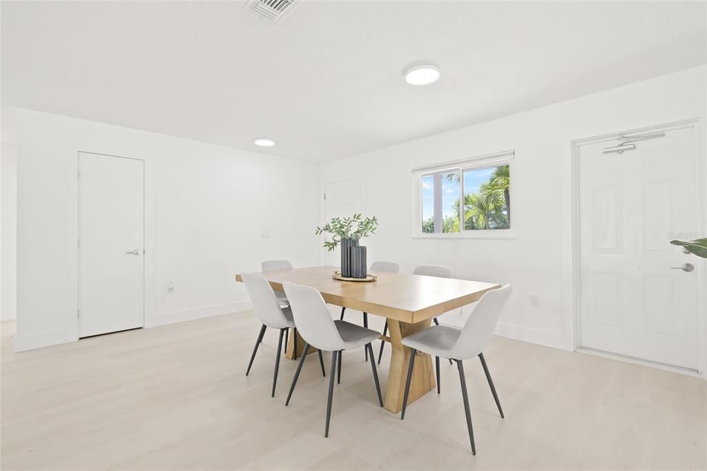 В аренду: $4,500 (3 спален, 2 ванн, 1646 Квадратных фут)