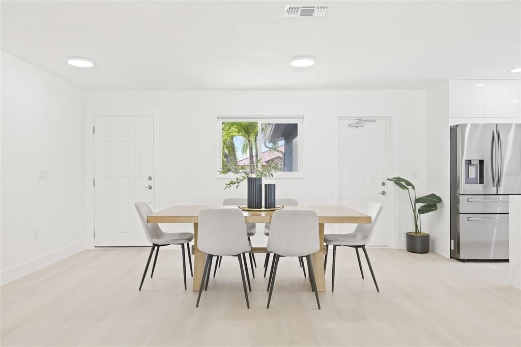 В аренду: $4,500 (3 спален, 2 ванн, 1646 Квадратных фут)