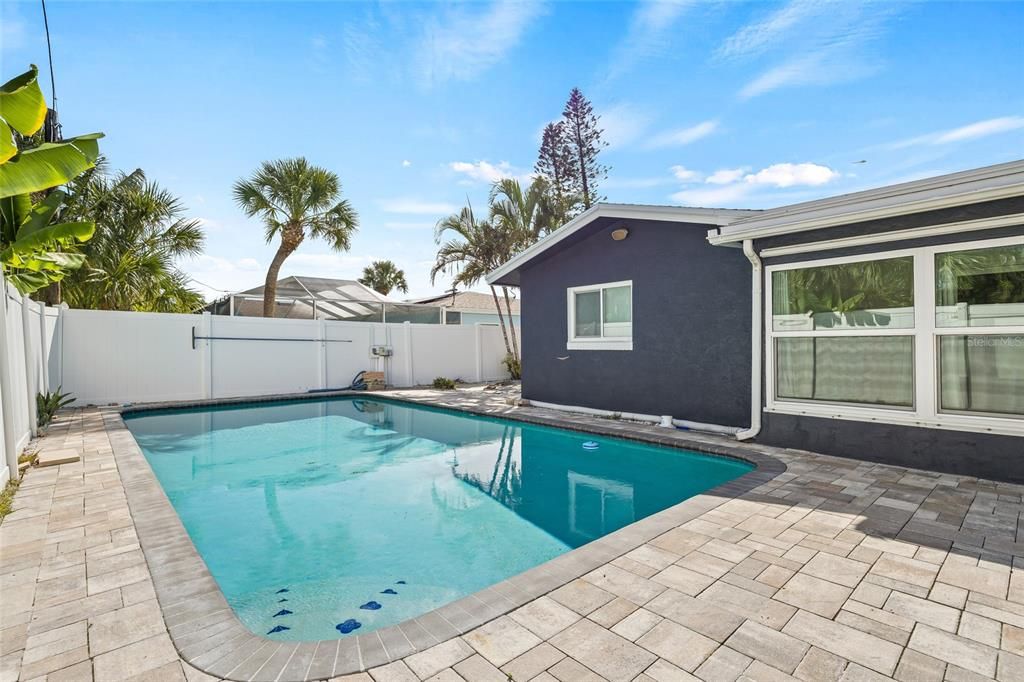 В аренду: $4,500 (3 спален, 2 ванн, 1646 Квадратных фут)