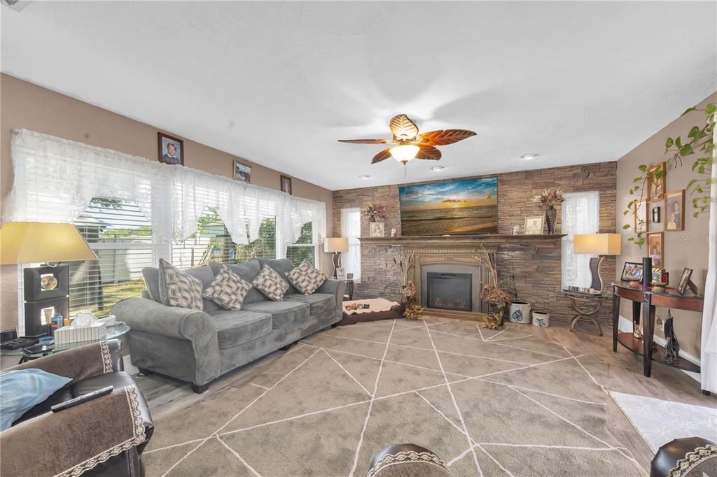 En Venta: $459,500 (2 camas, 2 baños, 1742 Pies cuadrados)