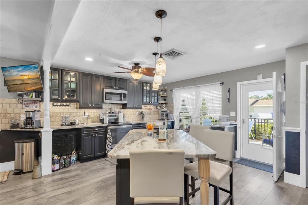 En Venta: $459,500 (2 camas, 2 baños, 1742 Pies cuadrados)