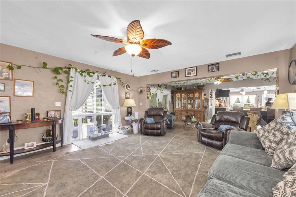 En Venta: $459,500 (2 camas, 2 baños, 1742 Pies cuadrados)