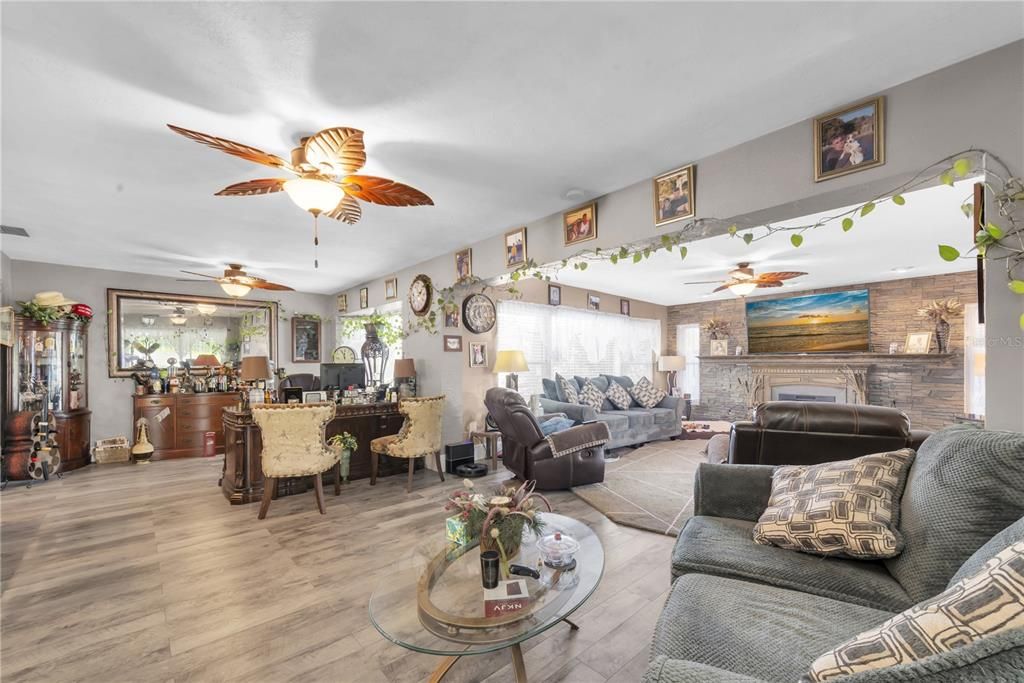 En Venta: $459,500 (2 camas, 2 baños, 1742 Pies cuadrados)