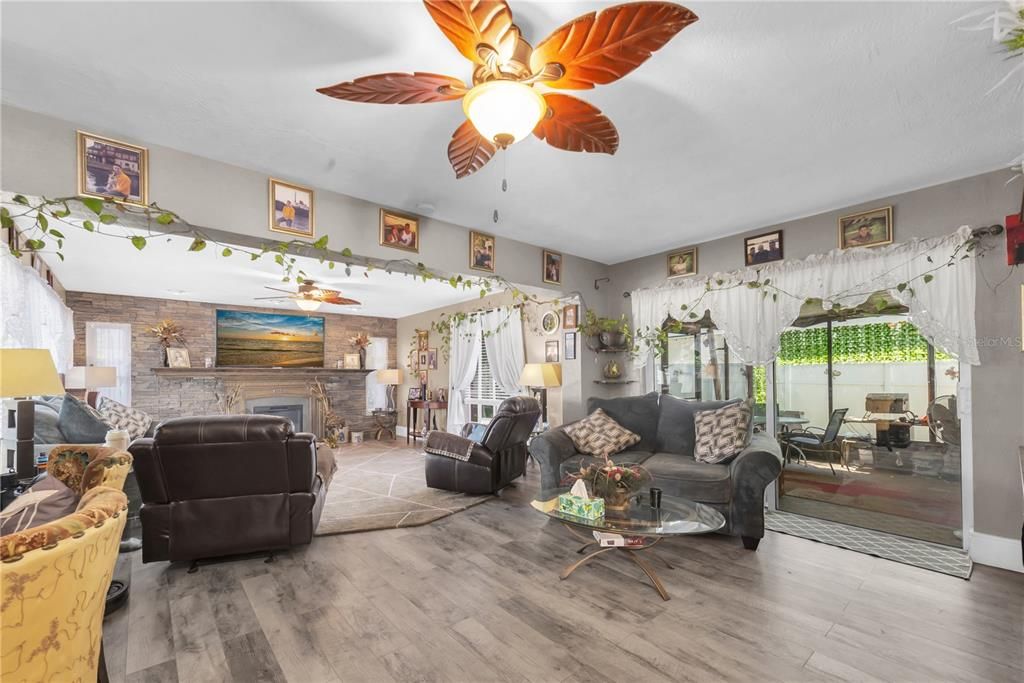 En Venta: $459,500 (2 camas, 2 baños, 1742 Pies cuadrados)