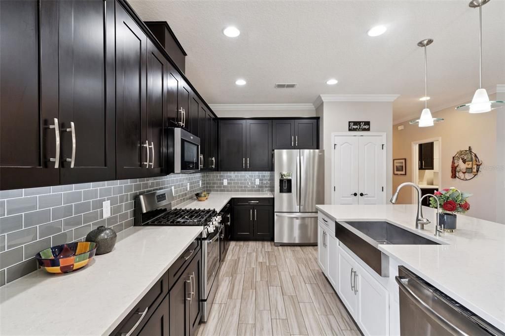 For Sale: $613,900 (4 beds, 3 baths, 2332 Square Feet)