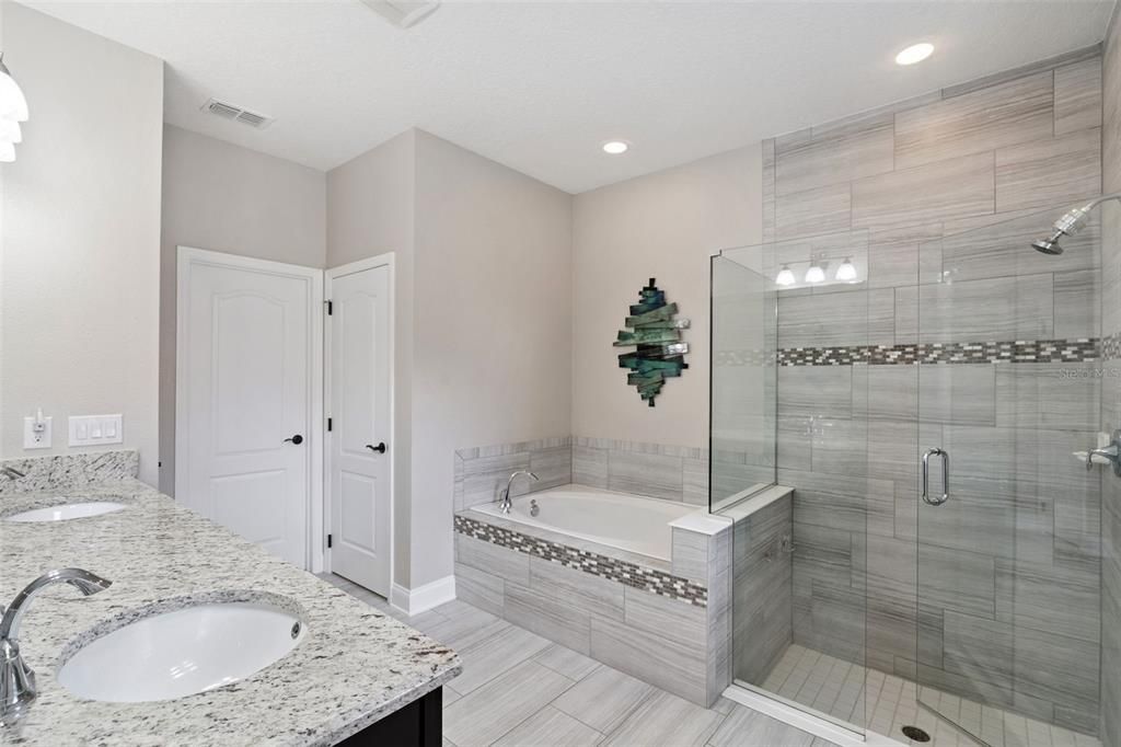 For Sale: $613,900 (4 beds, 3 baths, 2332 Square Feet)