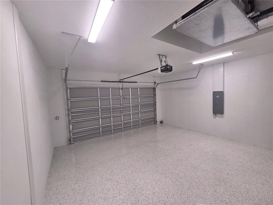 合同活跃: $329,998 (3 贝兹, 2 浴室, 1437 平方英尺)