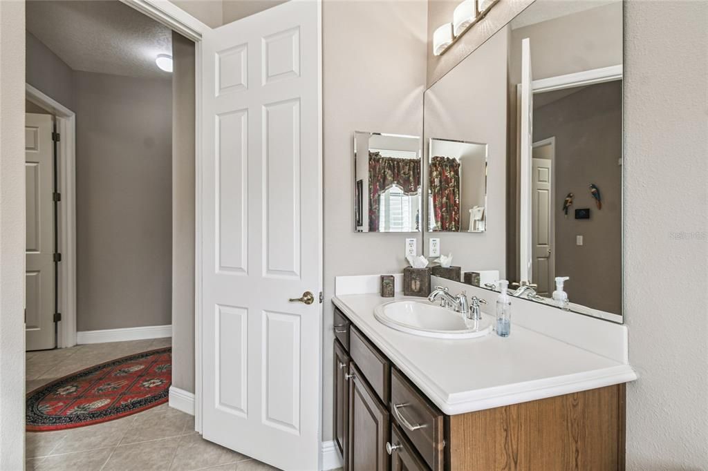 For Sale: $450,000 (2 beds, 2 baths, 2211 Square Feet)