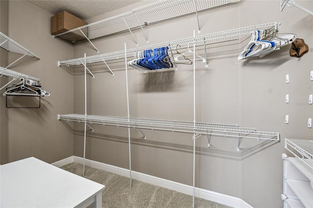 For Sale: $450,000 (2 beds, 2 baths, 2211 Square Feet)