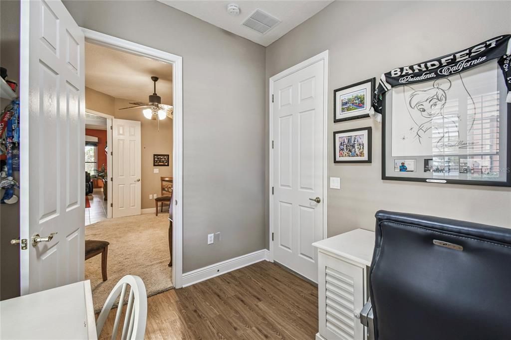 For Sale: $450,000 (2 beds, 2 baths, 2211 Square Feet)