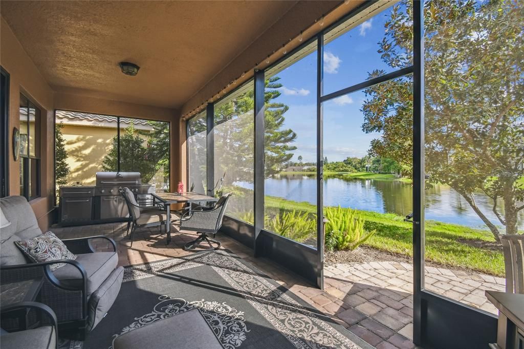 For Sale: $450,000 (2 beds, 2 baths, 2211 Square Feet)