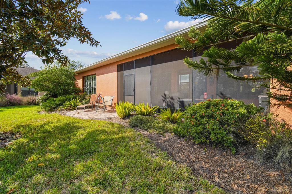 For Sale: $450,000 (2 beds, 2 baths, 2211 Square Feet)