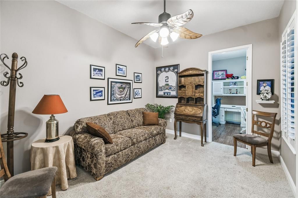 For Sale: $450,000 (2 beds, 2 baths, 2211 Square Feet)