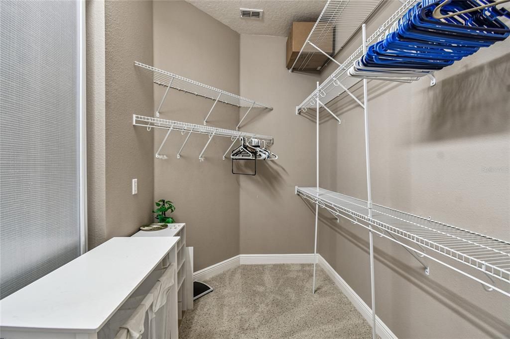 For Sale: $450,000 (2 beds, 2 baths, 2211 Square Feet)