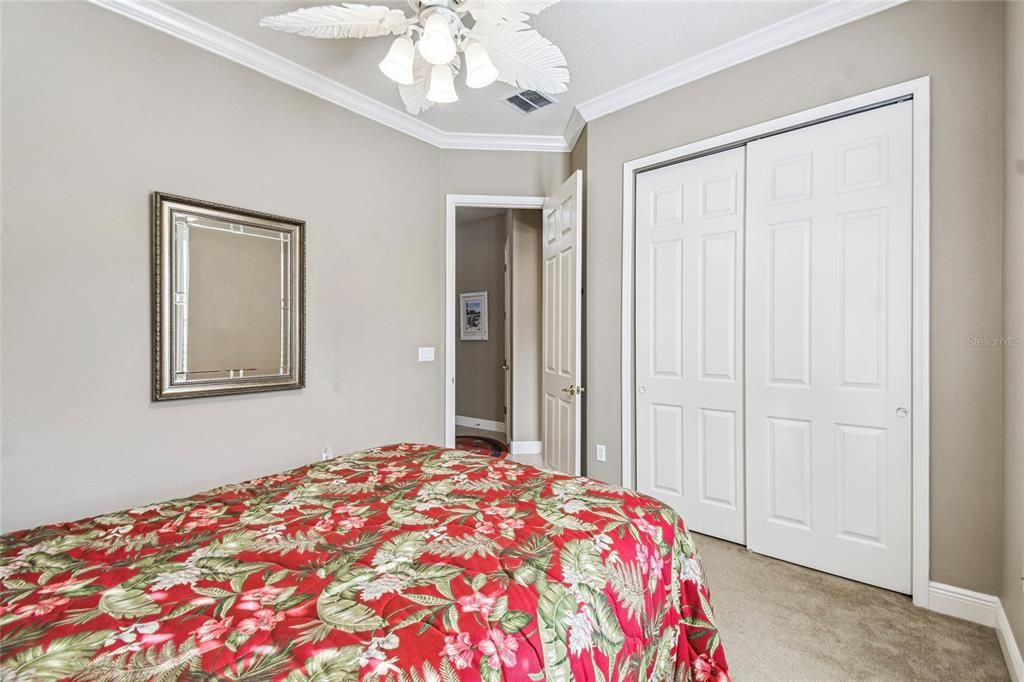 For Sale: $450,000 (2 beds, 2 baths, 2211 Square Feet)