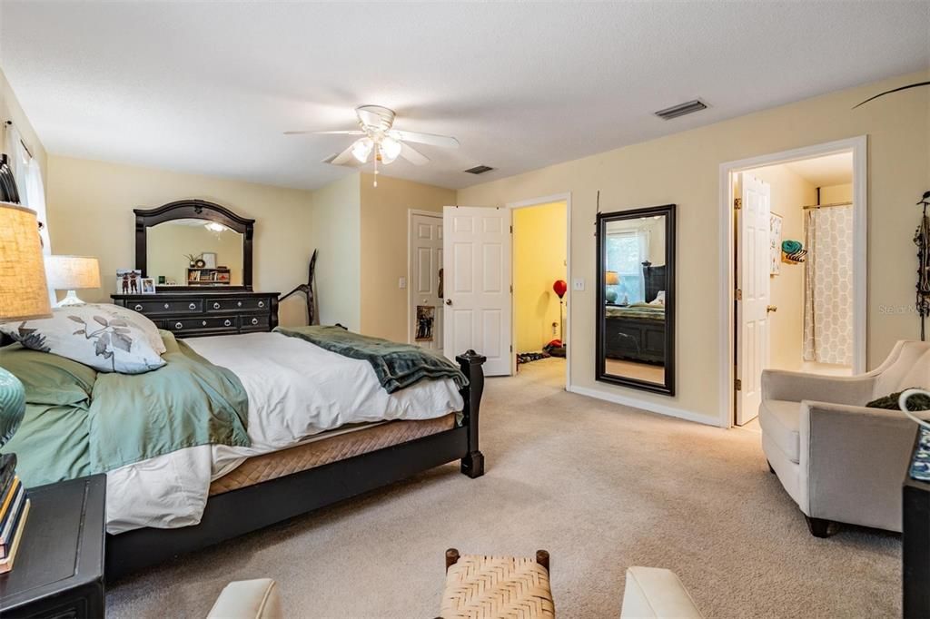 For Sale: $285,000 (3 beds, 2 baths, 1880 Square Feet)