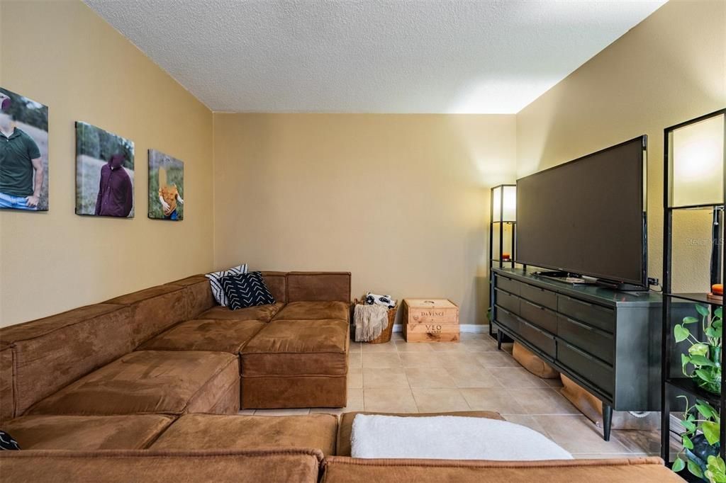 For Sale: $285,000 (3 beds, 2 baths, 1880 Square Feet)